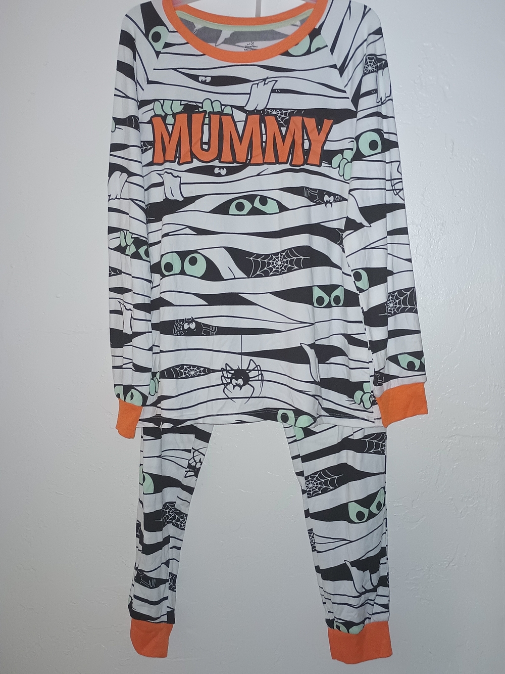 Celebrate! Halloween Women's Mummy  Glow In The Dark Pajama Set